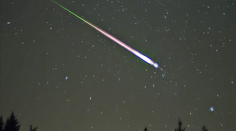 Leoniden im November 2009 - Von Navicore - Eigenes Werk, CC BY 3.0, https://commons.wikimedia.org/w/index.php?curid=8736621
